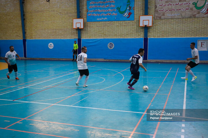 آیین تجلیل از مقام‌آوران فوتسال کارکنان شهرداری اصفهان