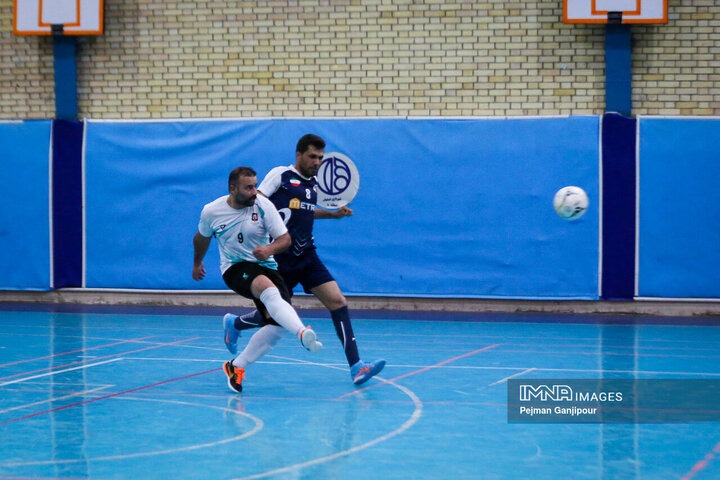 آیین تجلیل از مقام‌آوران فوتسال کارکنان شهرداری اصفهان