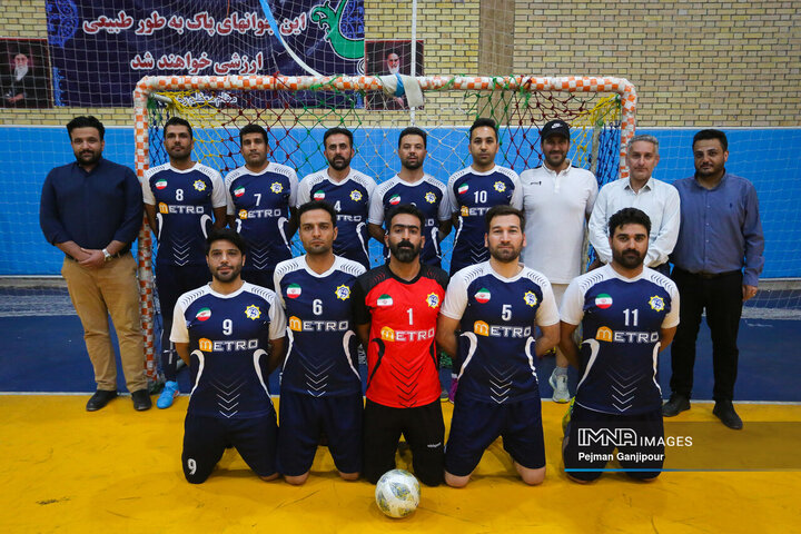 آیین تجلیل از مقام‌آوران فوتسال کارکنان شهرداری اصفهان