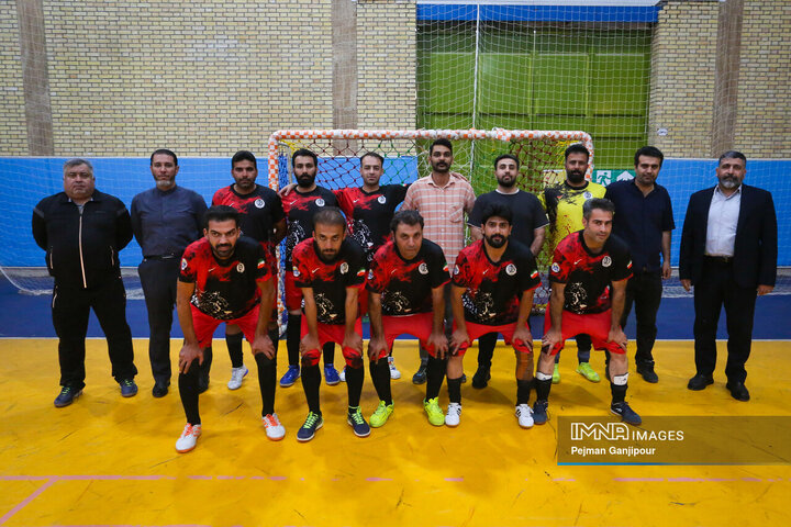 آیین تجلیل از مقام‌آوران فوتسال کارکنان شهرداری اصفهان