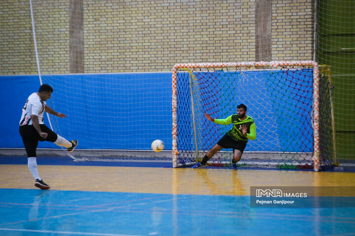 آیین تجلیل از مقام‌آوران فوتسال کارکنان شهرداری اصفهان