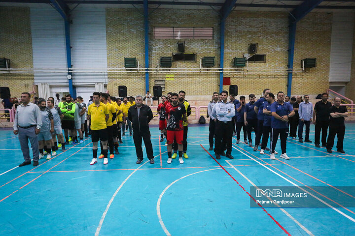 آیین تجلیل از مقام‌آوران فوتسال کارکنان شهرداری اصفهان