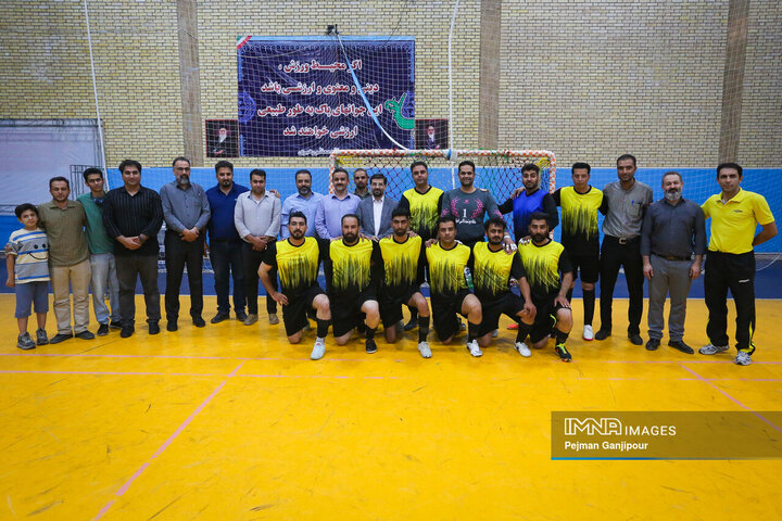 آیین تجلیل از مقام‌آوران فوتسال کارکنان شهرداری اصفهان