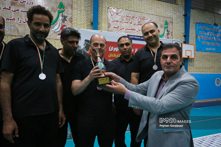آیین تجلیل از مقام‌آوران فوتسال کارکنان شهرداری اصفهان