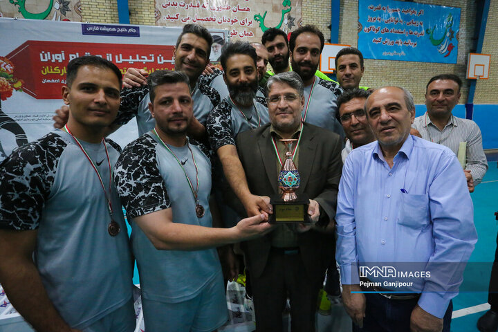 آیین تجلیل از مقام‌آوران فوتسال کارکنان شهرداری اصفهان