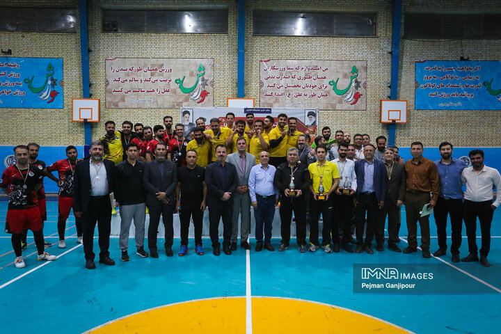 آیین تجلیل از مقام‌آوران فوتسال کارکنان شهرداری اصفهان