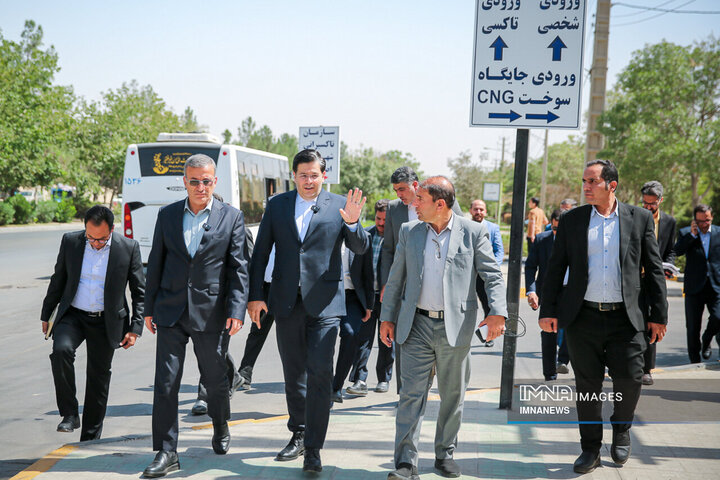 بازدید مدیران شهری اراک از پروژه‌های حمل‌ونقل و ترافیک اصفهان