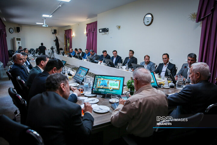 بازدید مدیران شهری اراک از پروژه‌های حمل‌ونقل و ترافیک اصفهان