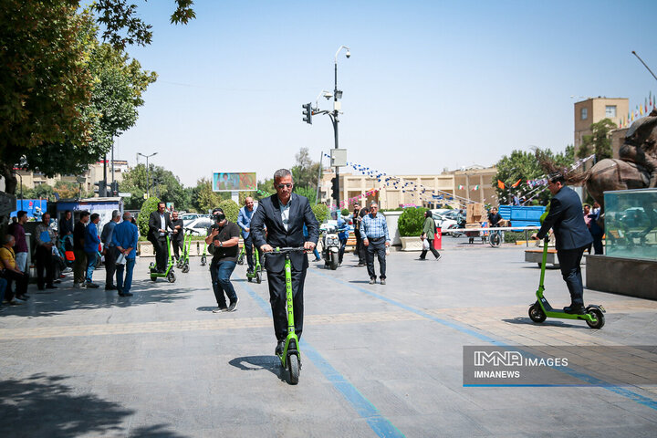 بازدید مدیران شهری اراک از پروژه‌های حمل‌ونقل و ترافیک اصفهان