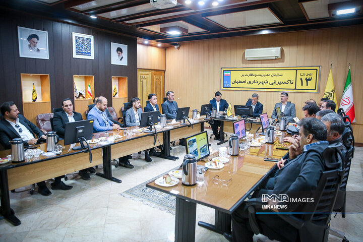بازدید مدیران شهری اراک از پروژه‌های حمل‌ونقل و ترافیک اصفهان