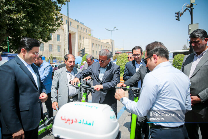 بازدید مدیران شهری اراک از پروژه‌های حمل‌ونقل و ترافیک اصفهان