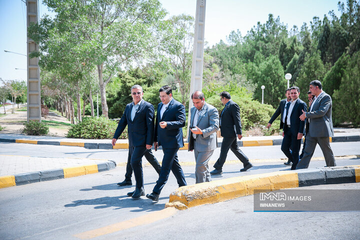 بازدید مدیران شهری اراک از پروژه‌های حمل‌ونقل و ترافیک اصفهان