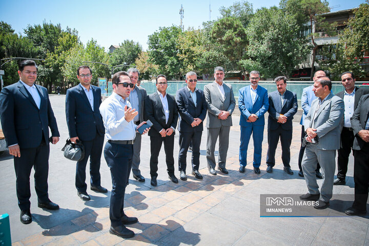 بازدید مدیران شهری اراک از پروژه‌های حمل‌ونقل و ترافیک اصفهان
