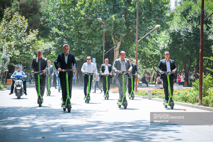 بازدید مدیران شهری اراک از پروژه‌های حمل‌ونقل و ترافیک اصفهان