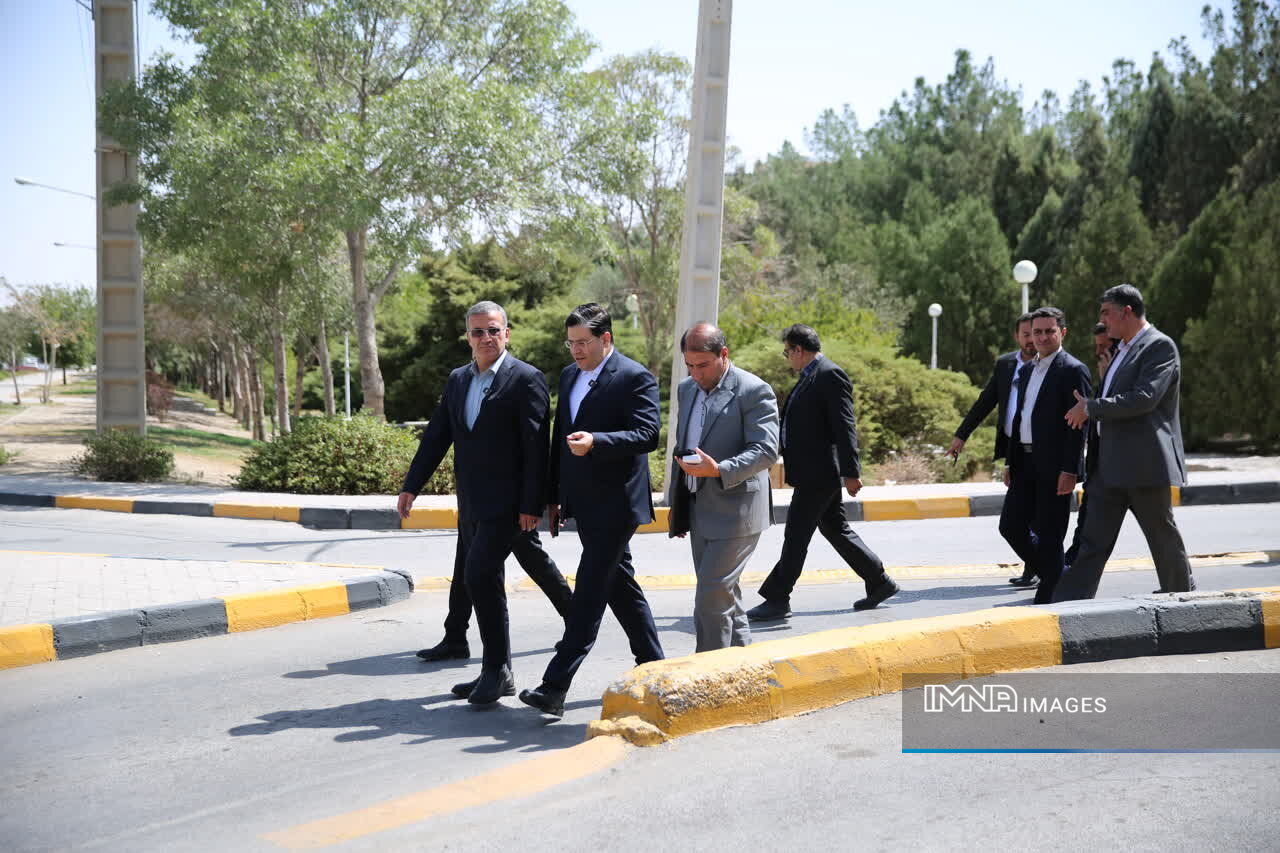 بازدید هیئت مدیریت شهری اراک از پروژههای حملونقل و ترافیک اصفهان