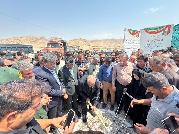 عملیات بهسازی بخشی از محور باغملک به دیشموک با حضور معاون وزیر راه و شهرسازی