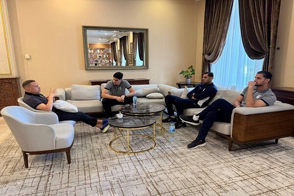 جلسه مربی دروازه‌بانان تیم ملی فوتبال ایران روی اشتباه پیام نیازمند