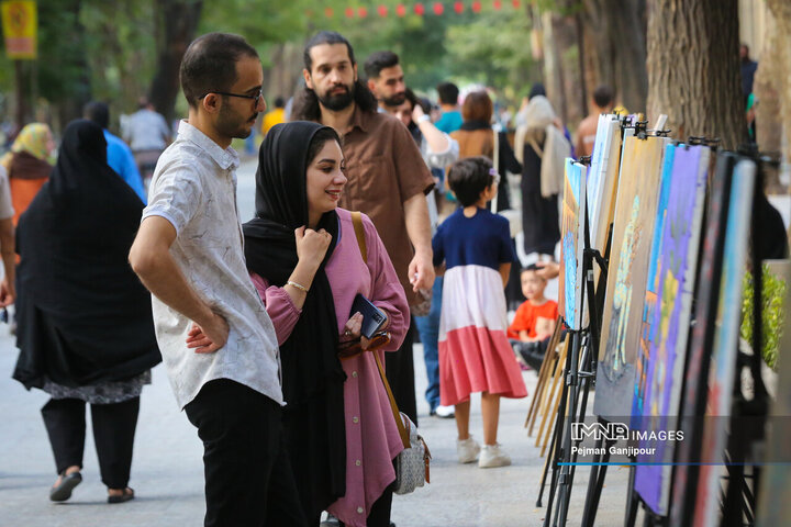 رویداد «رنگ شهر زندگی» در گذر چهارباغ