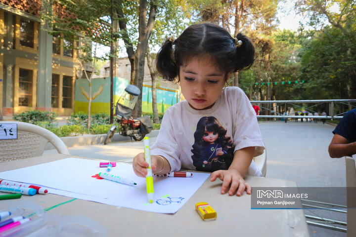 رویداد «رنگ شهر زندگی» در گذر چهارباغ