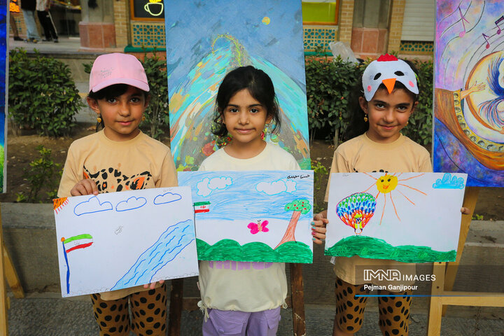 رویداد «رنگ شهر زندگی» در گذر چهارباغ