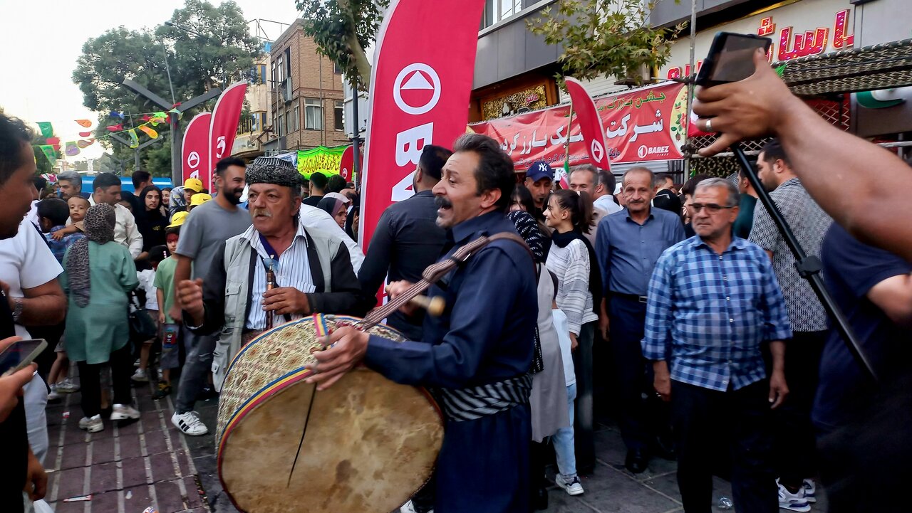 برگزاری «مهمانی امت احمد» در سنندج؛ جلوه‌ای باشکوه از وحدت و همدلی + عکس