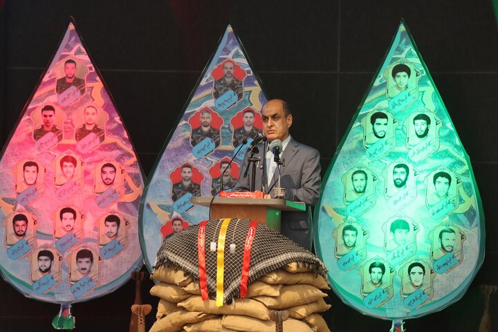 استقلال و عزت ایران ثمره خون شهدا و ایستادگی مردم است