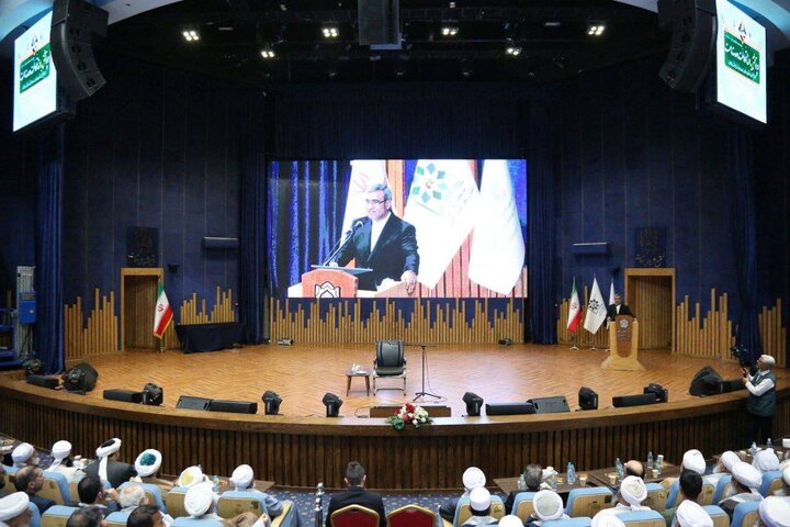 دولت و نظام جمهوری اسلامی‌اهل سنت را جزئی جدایی‌ناپذیر از ملت می‌دانند