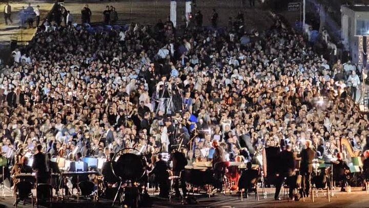 فیلم| اجرای باشکوه ارکستر فیلارمونیک ارمنستان در قلب تاریخ