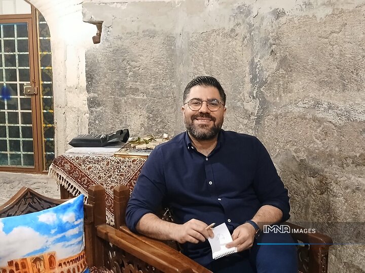 باورم نمی‌شد چنین جمعیتی در جشن «امت ماه» حاضر شوند/ تصمیم گرفتم صدای زاینده رود باشم