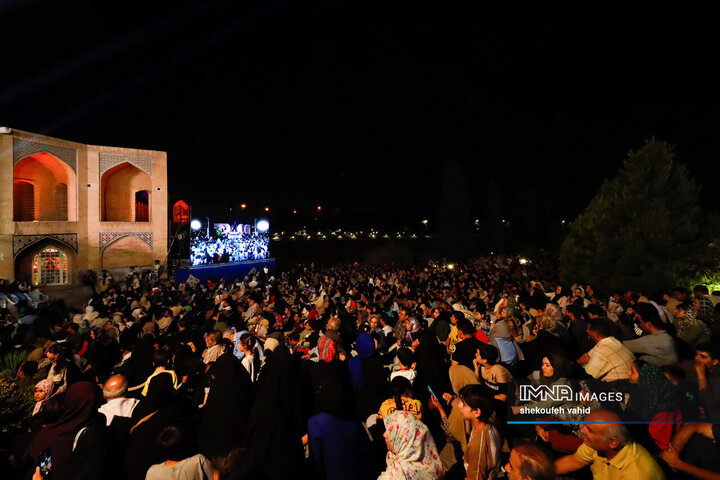 زاینده‌ رود، موسیقی مردم و اتحاد مقدس