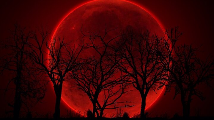 ماه خونین ۱۶ شهریور | ماه گرفتگی خونین نشانه چیست؟