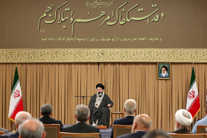 دیدار رئیس‌جمهور و اعضای هیئت دولت با رهبر انقلاب