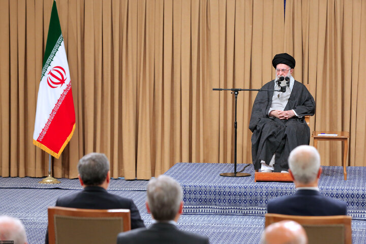 دیدار رئیس‌جمهور و اعضای هیئت دولت با رهبر انقلاب