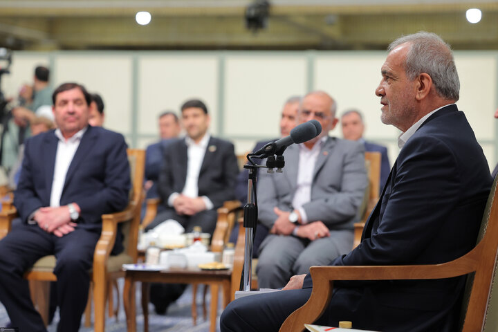 دیدار رئیس‌جمهور و اعضای هیئت دولت با رهبر انقلاب