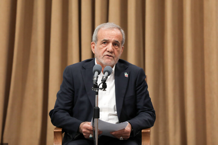 دیدار رئیس‌جمهور و اعضای هیئت دولت با رهبر انقلاب