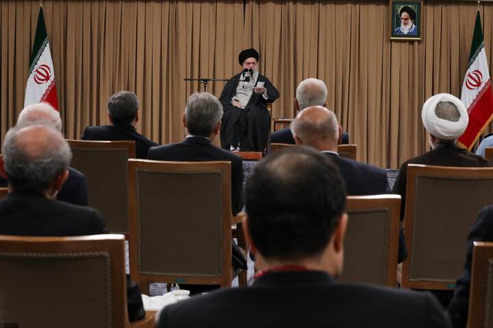 دیدار رئیس‌جمهور و اعضای هیئت دولت با رهبر انقلاب