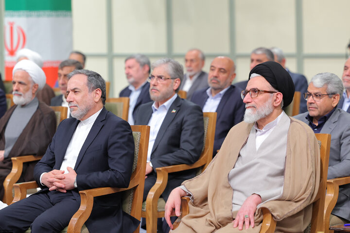 دیدار رئیس‌جمهور و اعضای هیئت دولت با رهبر انقلاب