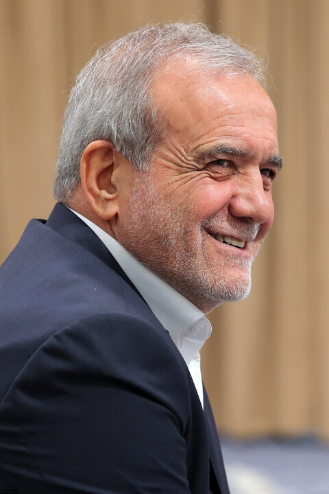 دیدار رئیس‌جمهور و اعضای هیئت دولت با رهبر انقلاب