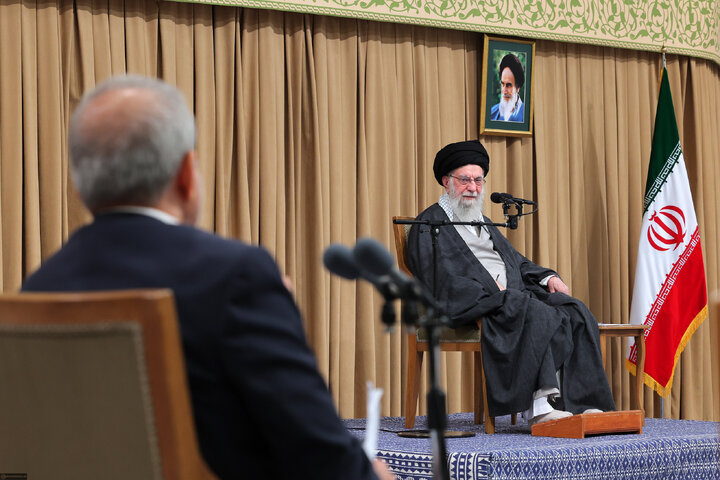 دیدار رئیس‌جمهور و اعضای هیئت دولت با رهبر انقلاب