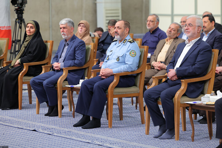 دیدار رئیس‌جمهور و اعضای هیئت دولت با رهبر انقلاب