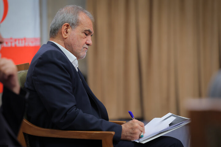 دیدار رئیس‌جمهور و اعضای هیئت دولت با رهبر انقلاب