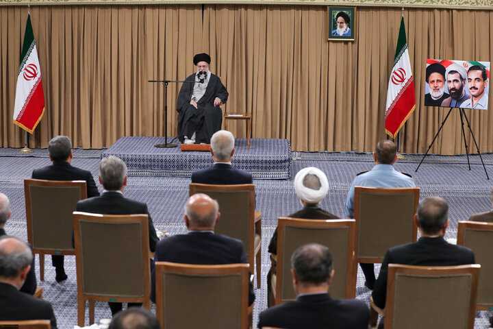 دیدار رئیس‌جمهور و اعضای هیئت دولت با رهبر انقلاب