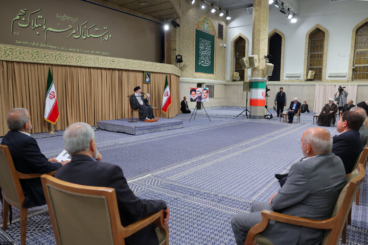 دیدار رئیس‌جمهور و اعضای هیئت دولت با رهبر انقلاب