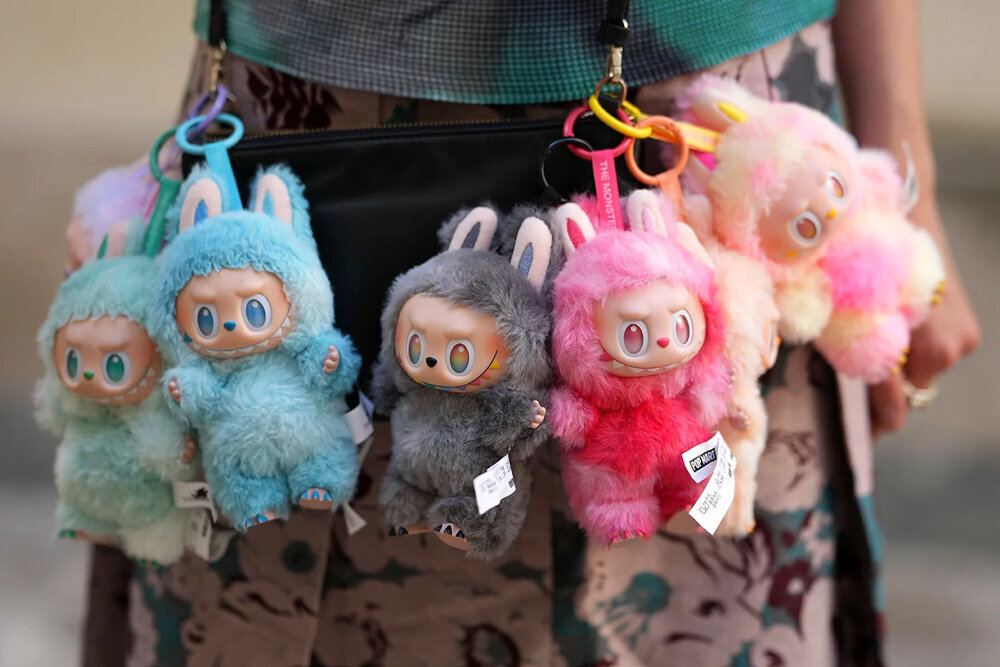 درآمد نجومی سازنده لبوبو در ۲۰۲۵ + اینفوگرافی