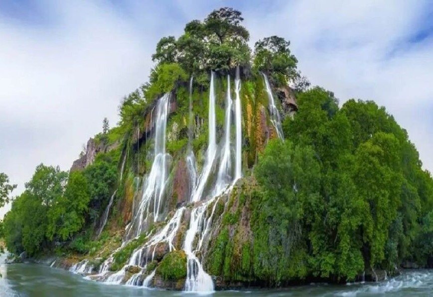 طبیعت سر به فلک کشیده، جواهری پنهان در دل زاگرس