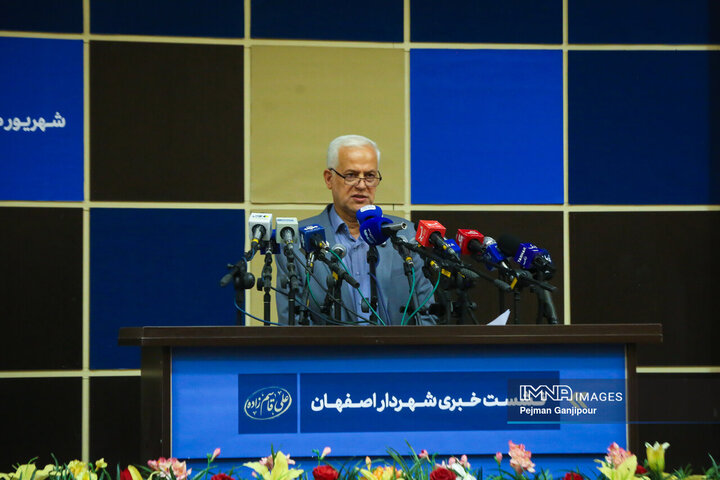 اتوبوس‌های برقی تا ۲ هفته آینده به اصفهان می‌رسد/ افتتاح بزرگترین میدان شهری تا پایان سال