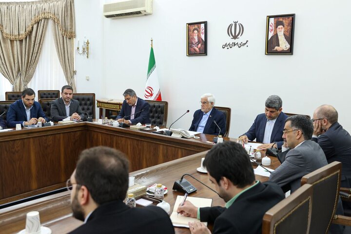 تأکید عارف بر استفاده از فناوری‌های مدرن برای خودکفایی در تولید اقلام کشاورزی و غذایی