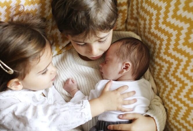 چگونه رفتار صحیح را به کودکان آموزش دهیم؟