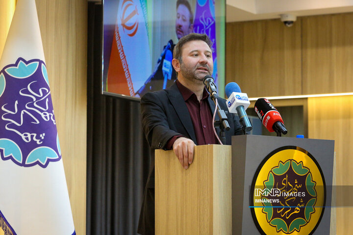 پرداخت حقوق کارکنان اولویت و خط قرمز شهرداری شهرکرد