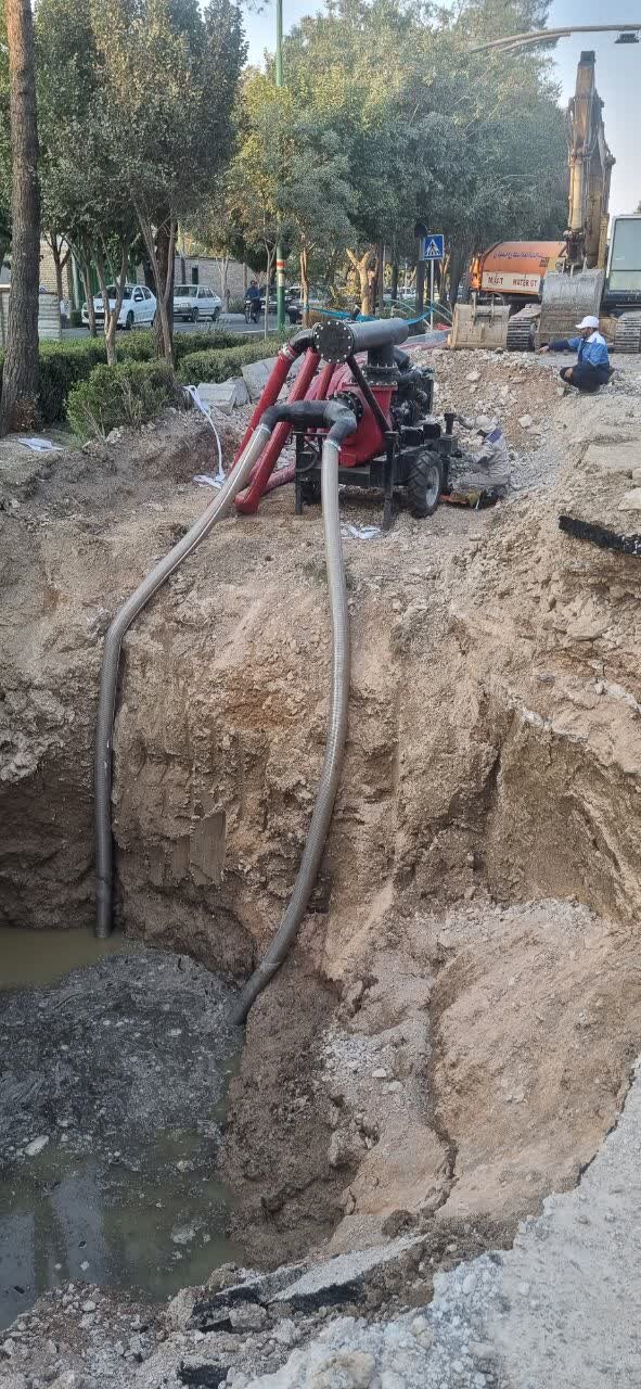 روند بازسازی خط انتقال فاضلاب در خیابان لاله به کجا رسید؟
